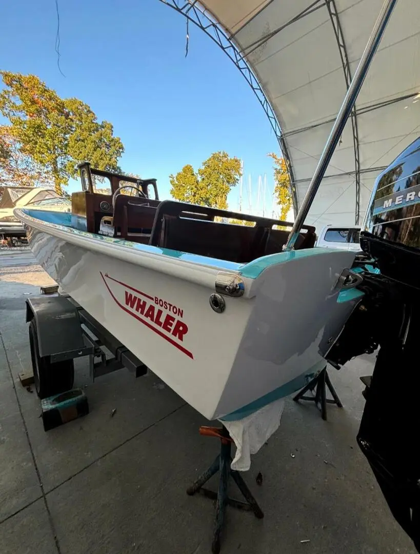 2017 Boston Whaler 19