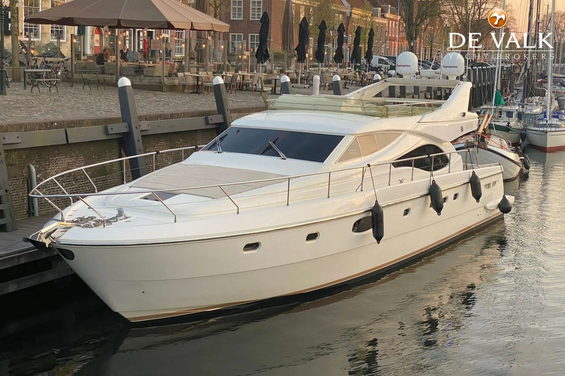 2006 Ferretti 591