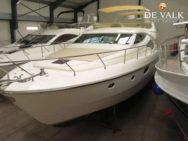 Ferretti Yachts 592