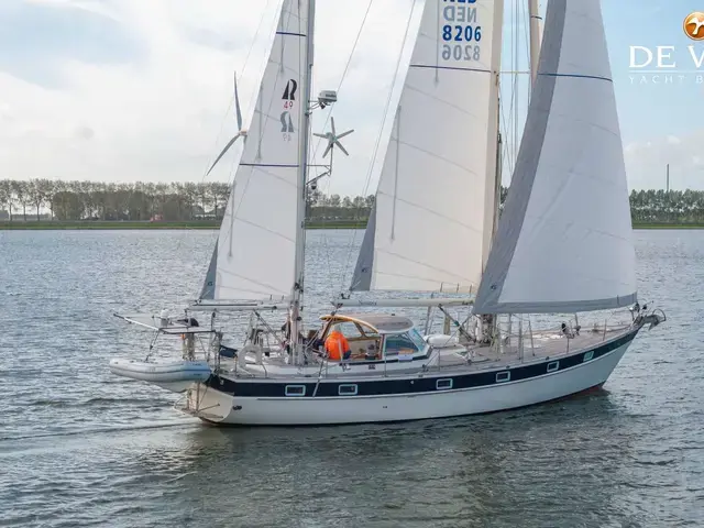 Hallberg Rassy 49