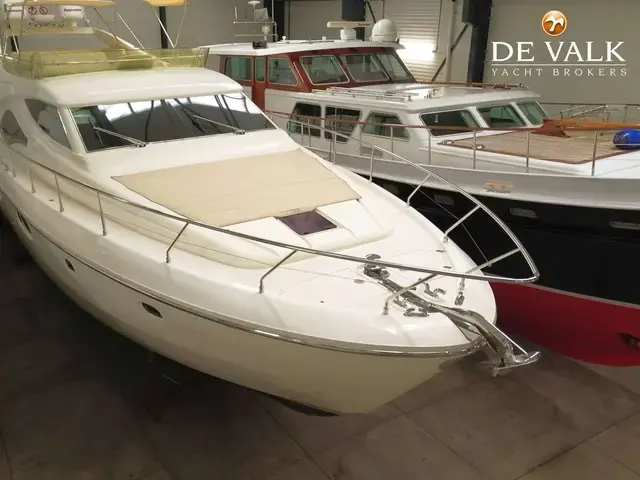 Ferretti Yachts 592