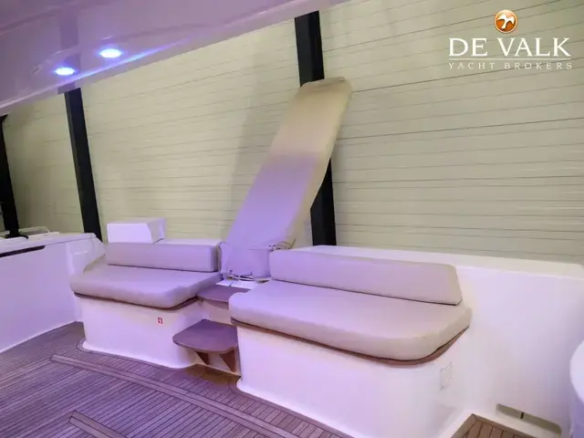 Ferretti Yachts 592