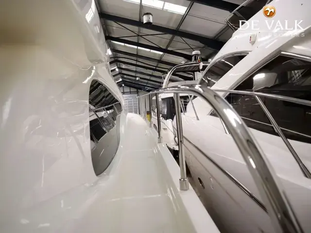 Ferretti Yachts 592