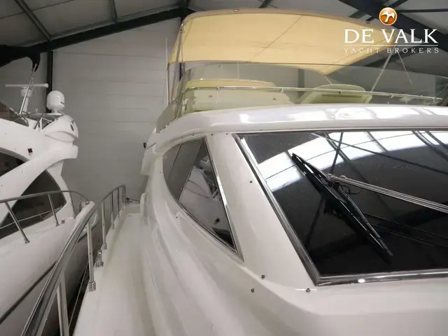 Ferretti Yachts 592