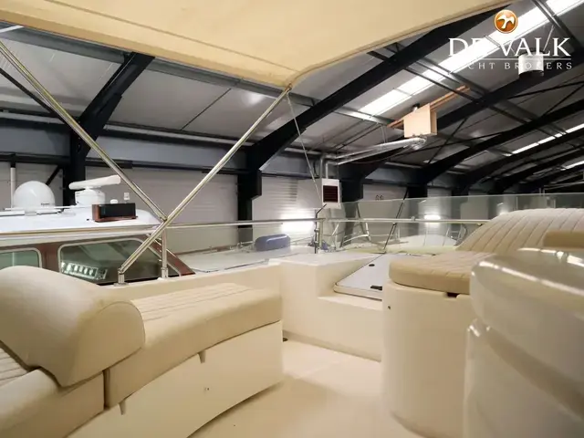 Ferretti Yachts 592