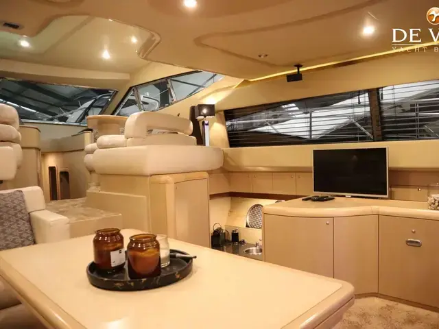 Ferretti Yachts 592