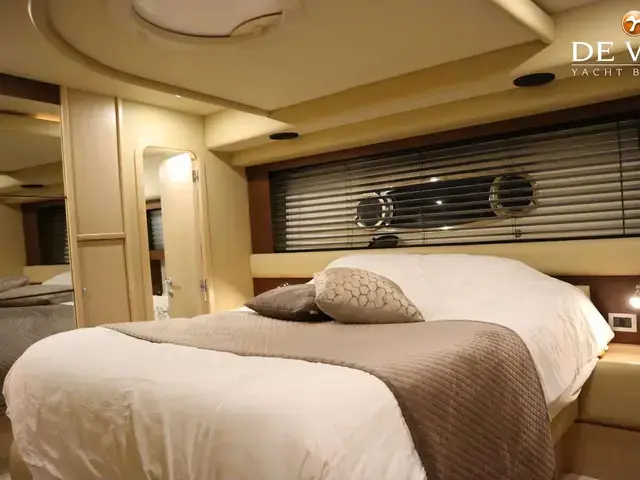 Ferretti Yachts 592