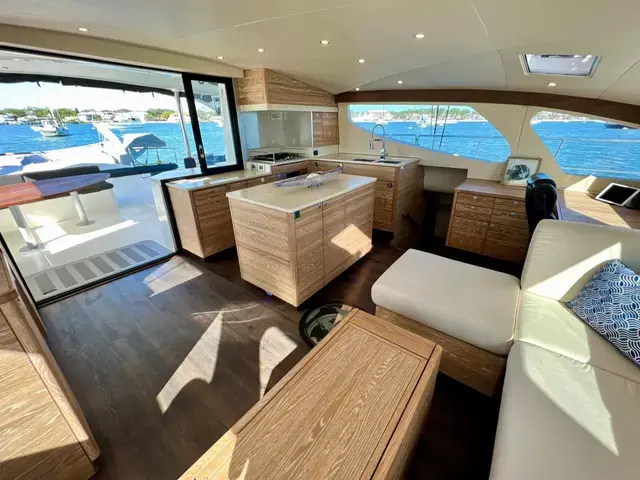 Xquisite Yachts X5