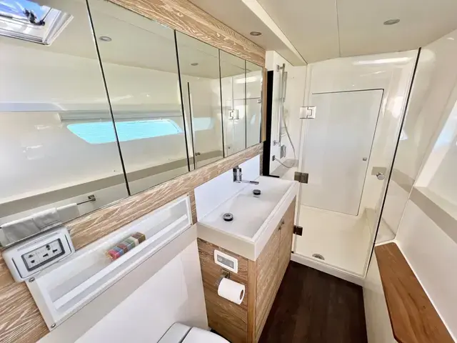 Xquisite Yachts X5