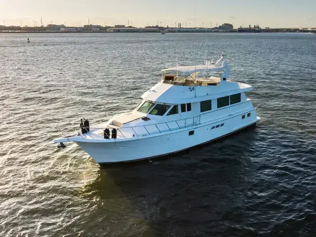 Hatteras 74 Sport Deck Motor Yacht