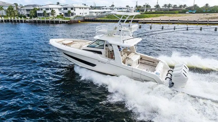 2022 Boston Whaler 420 outrage