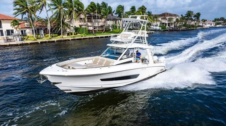 2022 Boston Whaler 420 outrage