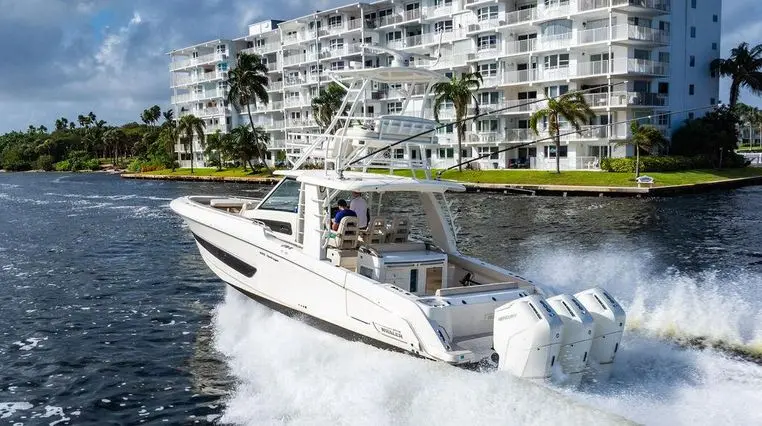 2022 Boston Whaler 420 outrage