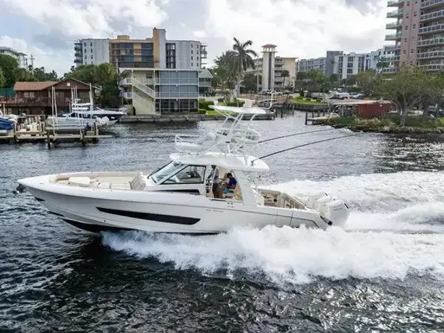 Boston Whaler 420 Outrage