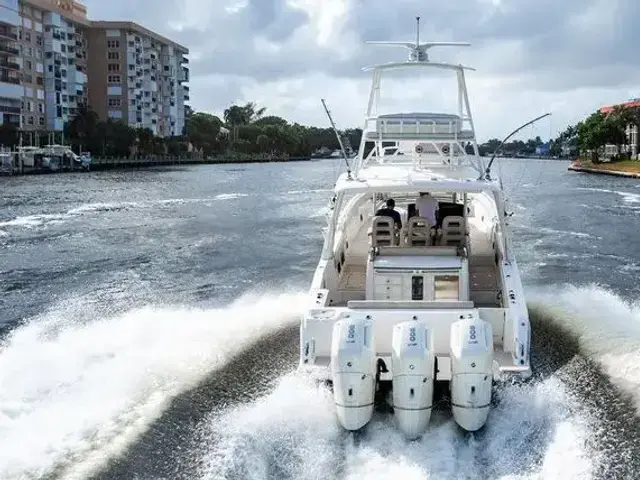 Boston Whaler 420 Outrage