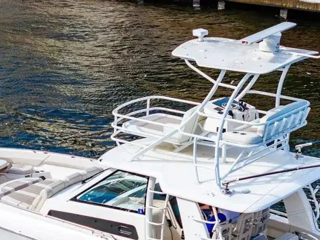 Boston Whaler 420 Outrage