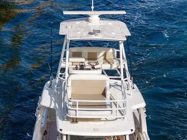 Boston Whaler 420 Outrage