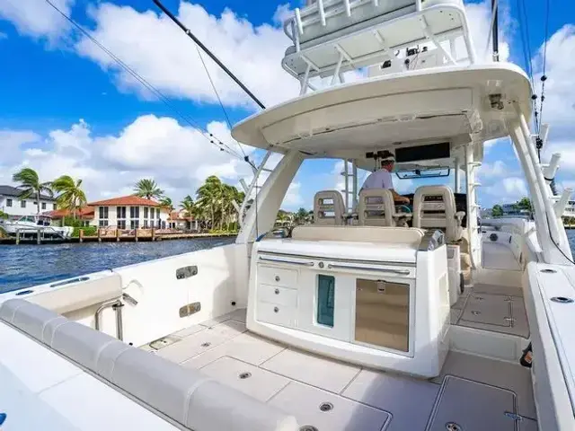 Boston Whaler 420 Outrage