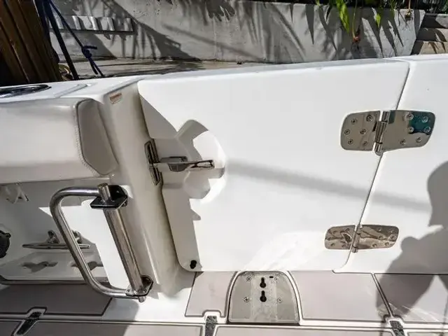 Boston Whaler 420 Outrage