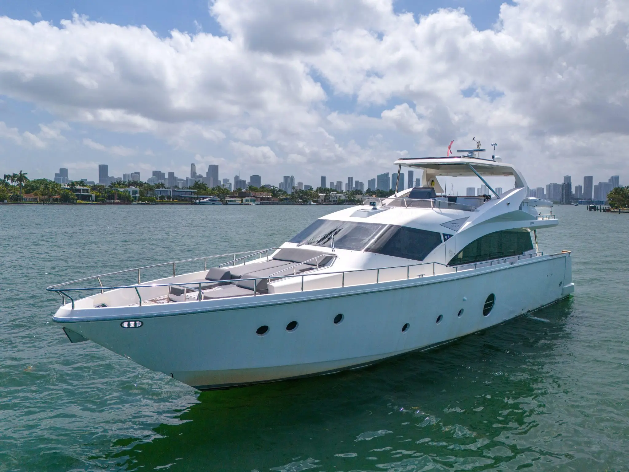 2008 Azimut 75 flybridge