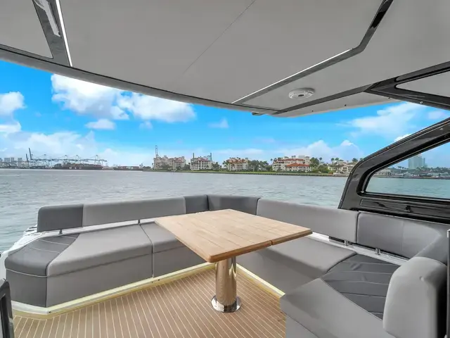 Sunseeker Predator 65