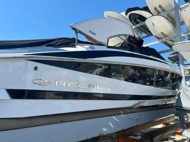 Regal 2500 Bowrider