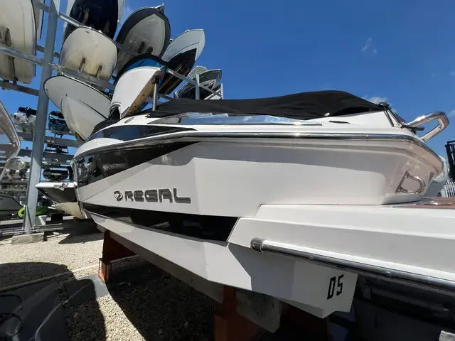 Regal 2500 Bowrider