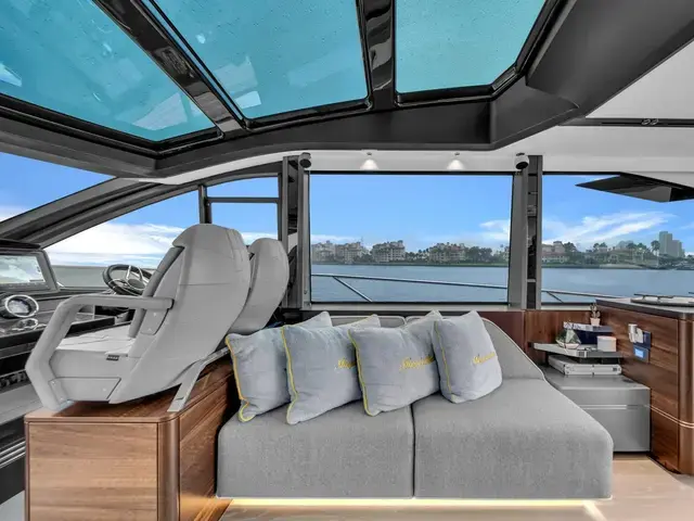 Sunseeker Predator 65