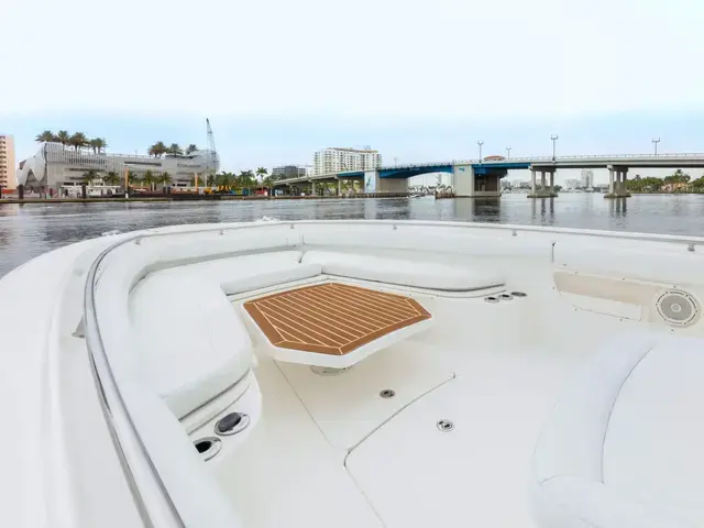 Boston Whaler 320 Outrage