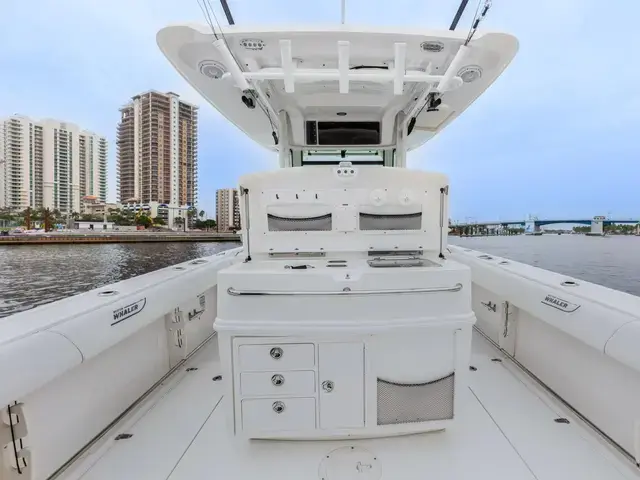 Boston Whaler 320 Outrage