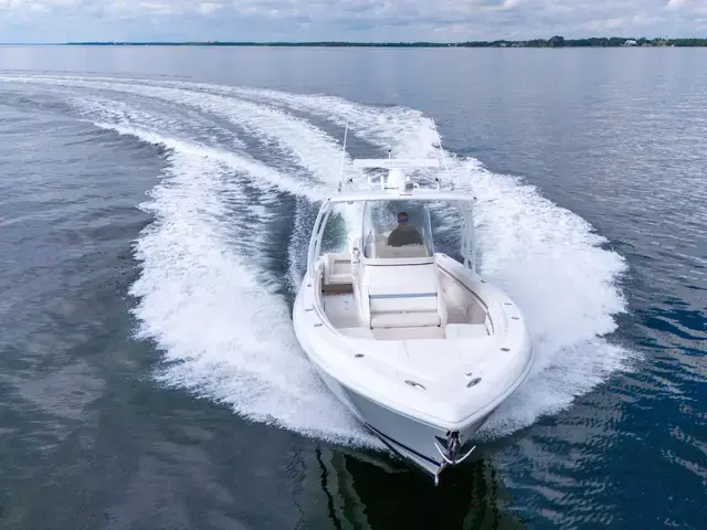 Intrepid 327 Center Console