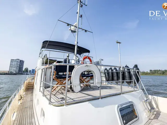 Altena Blue Water Trawler 58