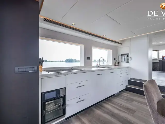 Bloemsma Trawler 70