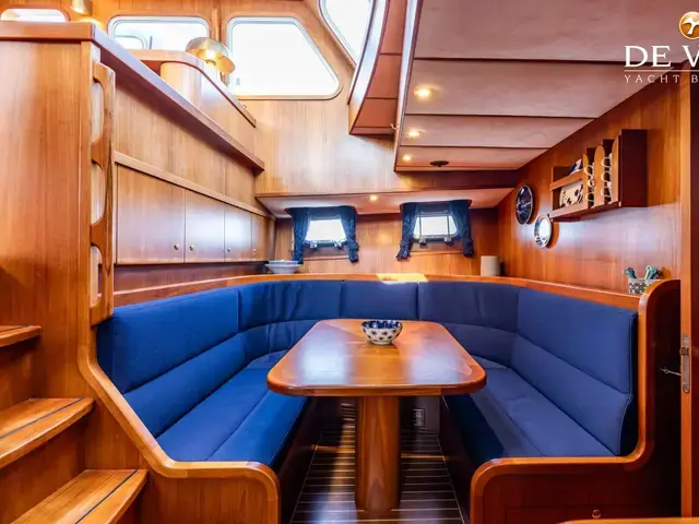 Altena Blue Water Trawler 58