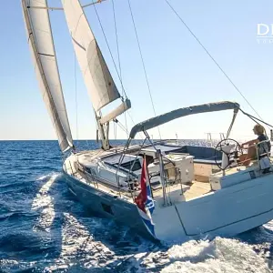 2022 Beneteau Oceanis 51.1