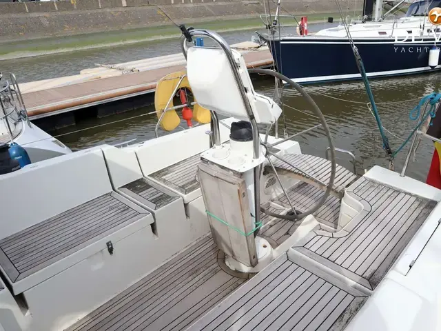 Hanse 371