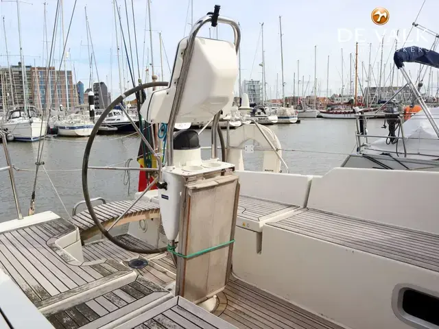 Hanse 371