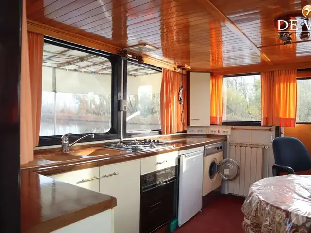 Vlet Houseboat 19m