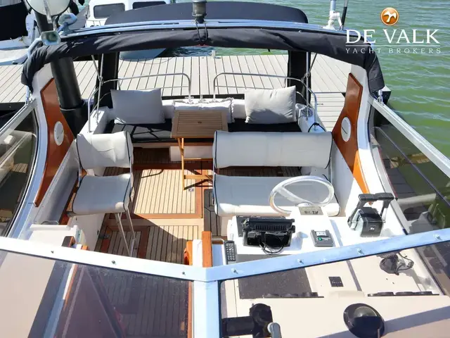 Azimut Az 28