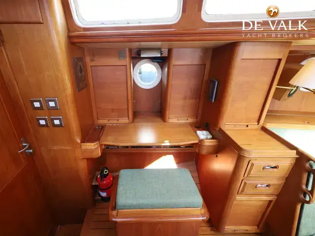 Robert Clark 64 Pilothouse