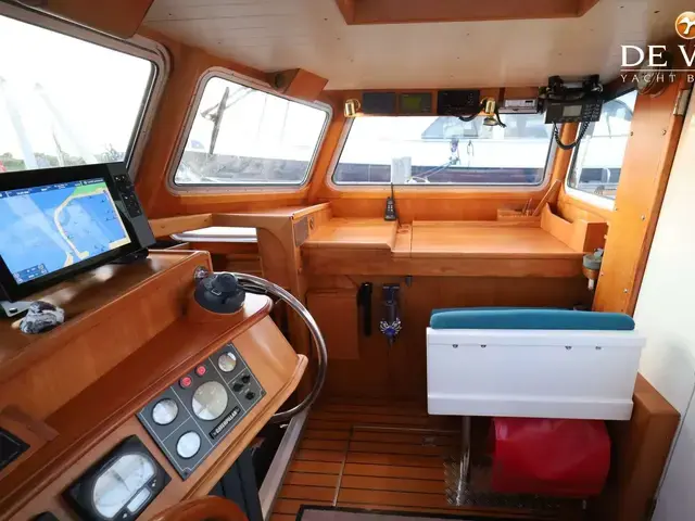 Robert Clark 64 Pilothouse