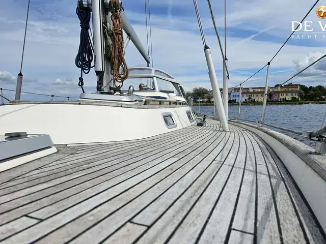 Hallberg-Rassy 42 F