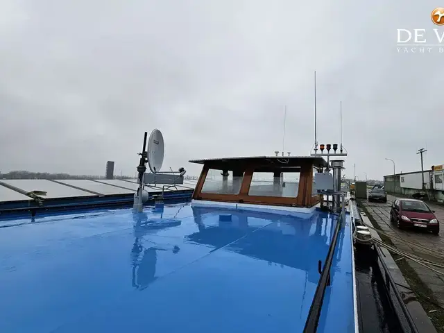 Spits 38 M Liveaboard Vessel