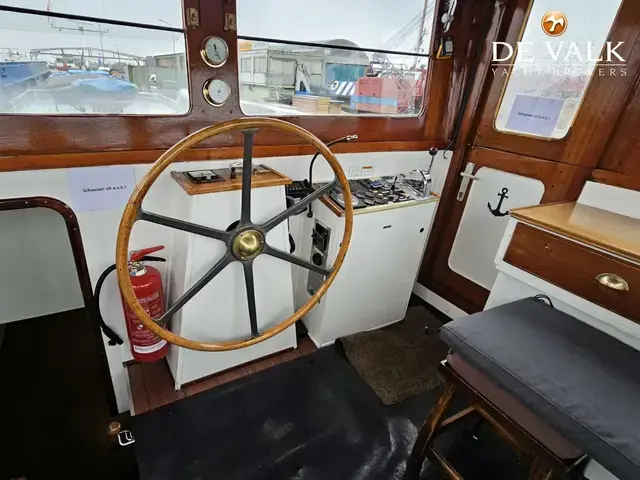 Spits 38 M Liveaboard Vessel