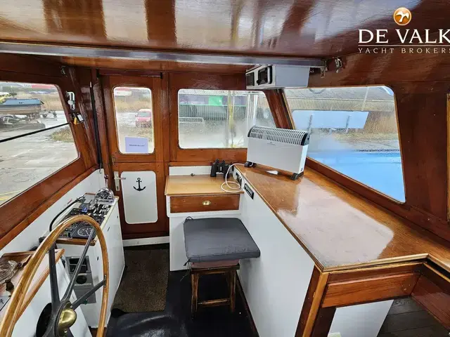 Spits 38 M Liveaboard Vessel