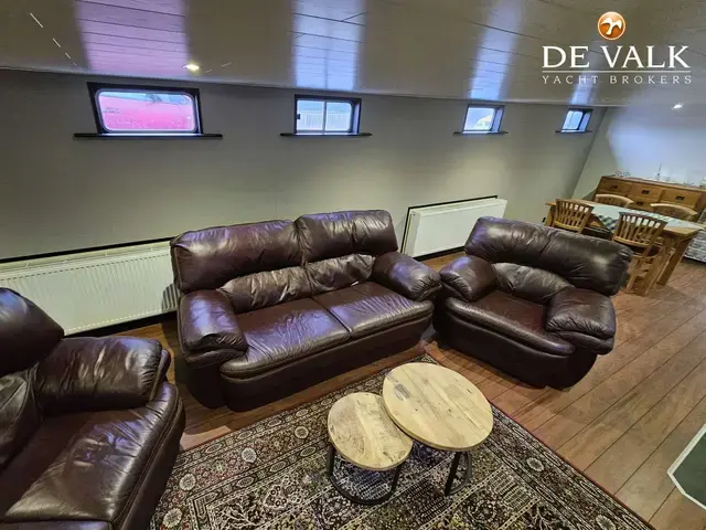 Spits 38 M Liveaboard Vessel