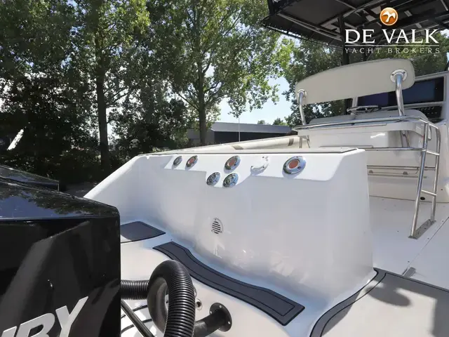 Boston Whaler 270 Outrage