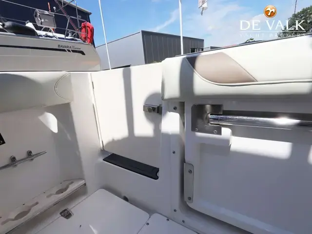 Boston Whaler 270 Outrage