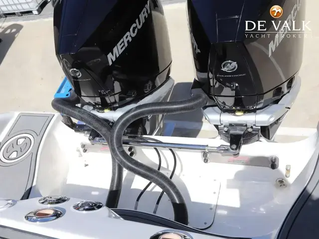 Boston Whaler 270 Outrage