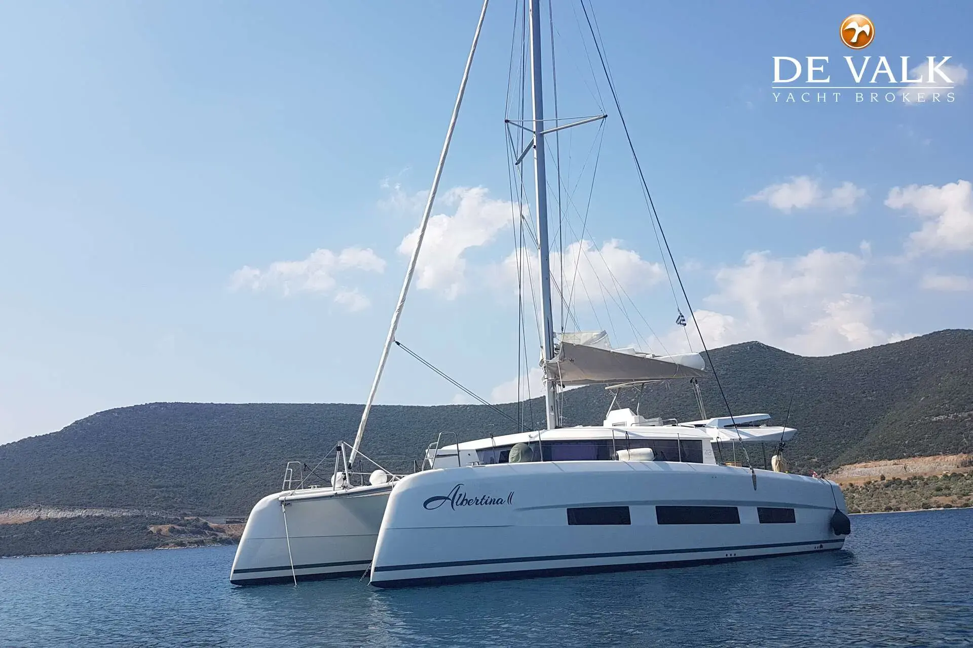 2020 Dufour catamaran 48